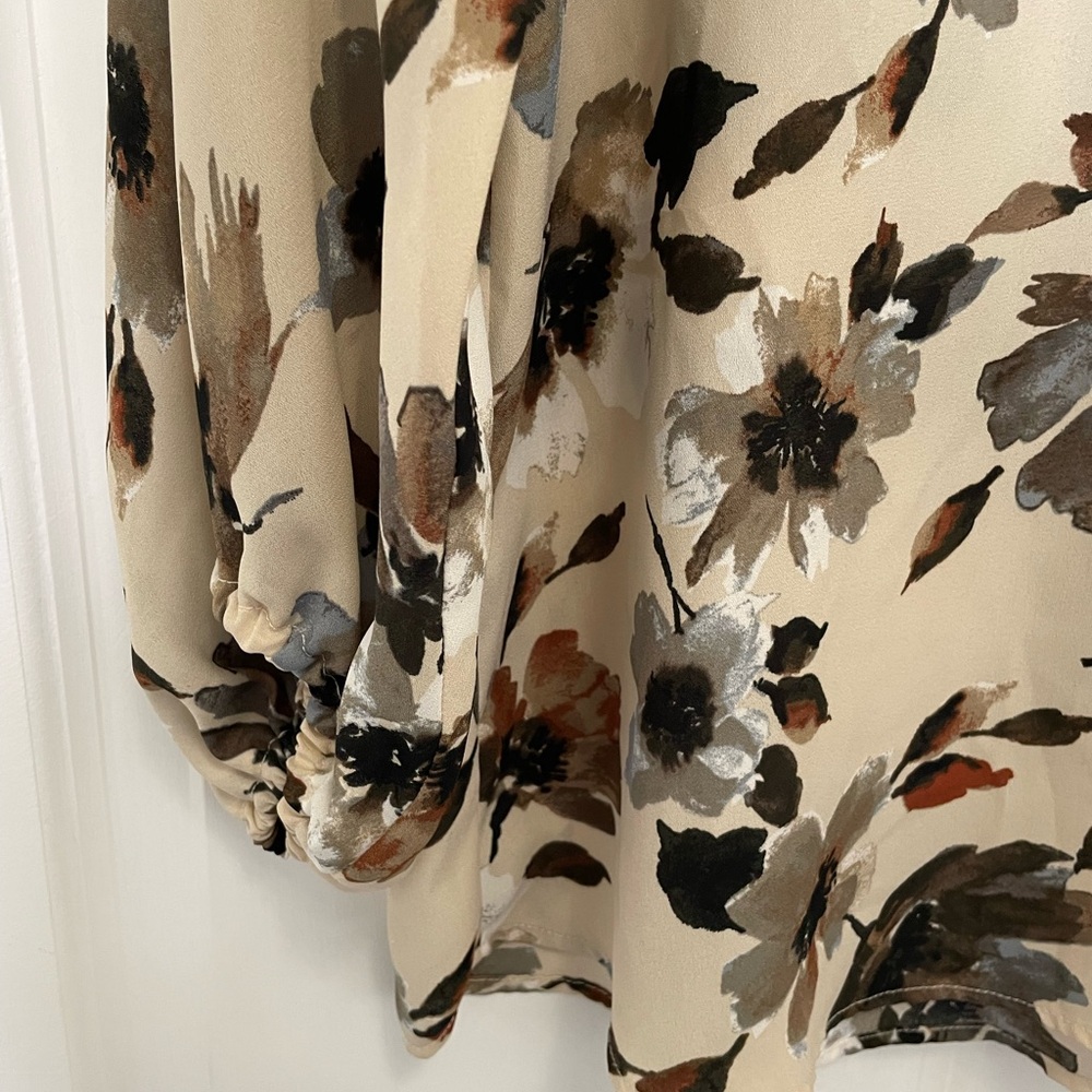West Kei Cream Floral Blouse - Picture 6 of 9